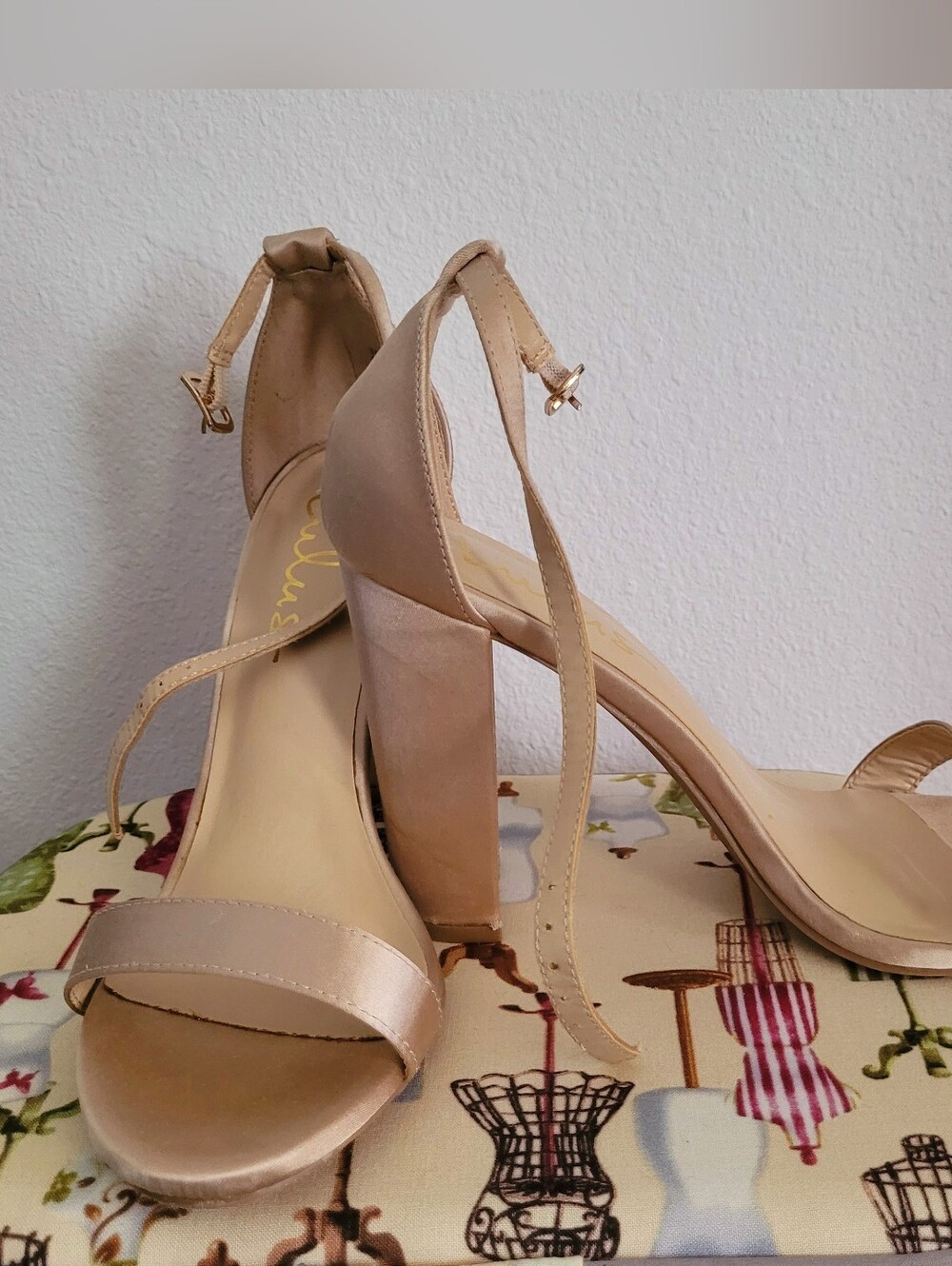 Lulu's Champagne Satin Blush Ankle-Strap Padded Block Heel Minimal Sandals 7 - Picture 2 of 8